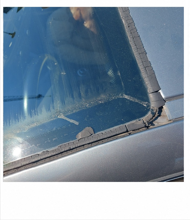 BMW E92 335 — renowacja uszczelek i szyb — przed